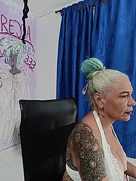 freyadevil333 online show from July 31, 4:23 am