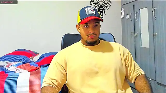 Big furry bear13 online show from December 28, 5:12 am