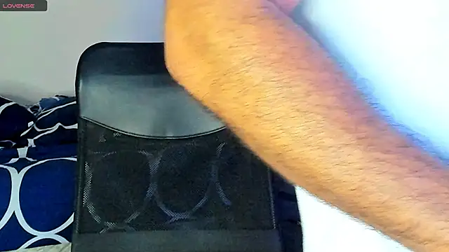 Big furry bear13 online show from March 1, 6:03 am