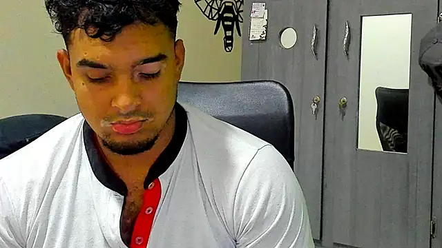 Big furry bear13 online show from March 18, 5:09 am