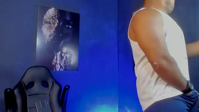 Big furry bear13 online show from September 23, 7:00 am