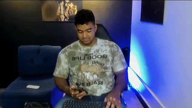 Big furry bear13 online show from November 5, 4:23 am