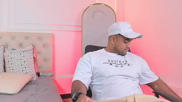 Big furry bear13 online show from January 13, 1:05 pm