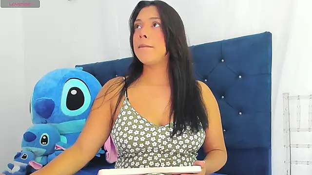 Snapshot of angela_santana_ chatting on January 22, 5:38 pm angela santana online show from January 22, 5:38 pm