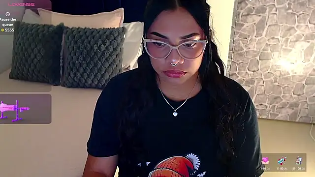 Snapshot of angela_santana_ chatting on October 16, 11:39 pm angela santana  online show from October 16, 11:39 pm