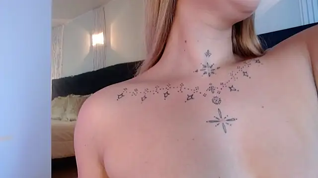 MollyCruz online show from September 25, 10:41 am