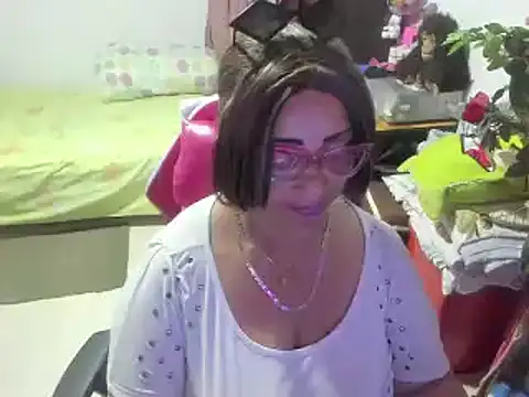 Mrs mommy  online show from December 24, 9:33 pm