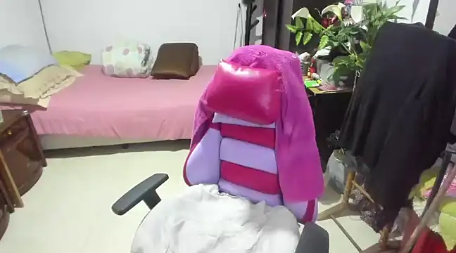 Mrs mommy  online show from January 14, 7:53 pm