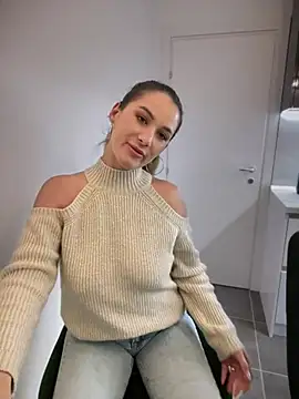 HotXMom online show from January 11, 4:46 pm