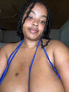 Snapshot of Linahlove chatting on February 18, 9:21 am Linahlove online show from February 18, 9:21 am