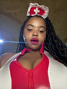 Snapshot of Linahlove chatting on February 22, 7:03 pm Linahlove online show from February 22, 7:03 pm