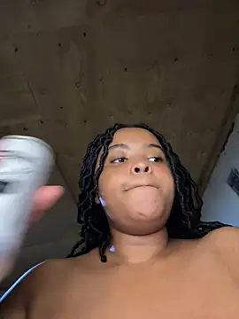Snapshot of Linahlove chatting on February 28, 7:35 pm Linahlove online show from February 28, 7:35 pm