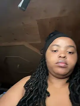 Snapshot of Linahlove chatting on March 19, 7:18 am Linahlove online show from March 19, 7:18 am