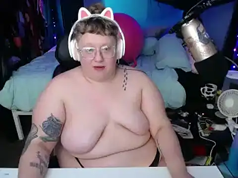 FatVeronica online show from March 11, 4:43 am