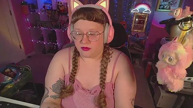 Snapshot of FatVeronica chatting on February 13, 4:03 pm FatVeronica online show from February 13, 4:03 pm