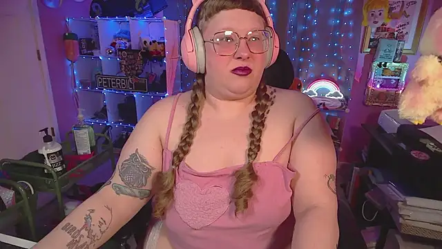 Snapshot of FatVeronica chatting on March 17, 12:19 pm FatVeronica online show from March 17, 12:19 pm