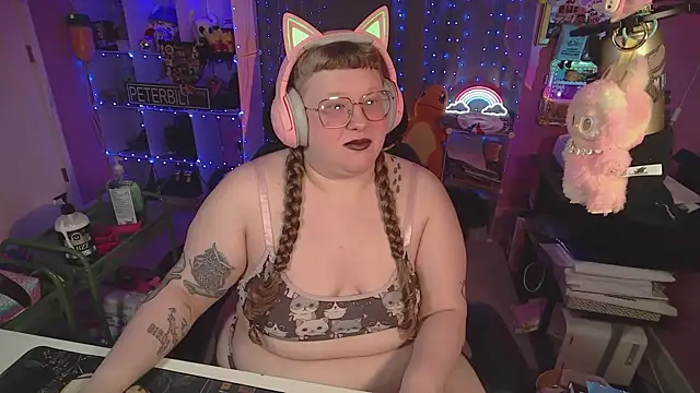 Snapshot of FatVeronica chatting on March 18, 12:08 pm FatVeronica online show from March 18, 12:08 pm