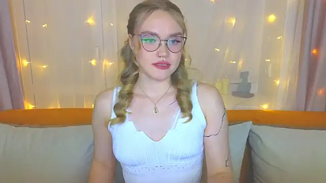 Aurora Golden1 online show from March 16, 6:55 pm