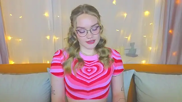 Aurora Golden1 online show from March 18, 7:10 pm