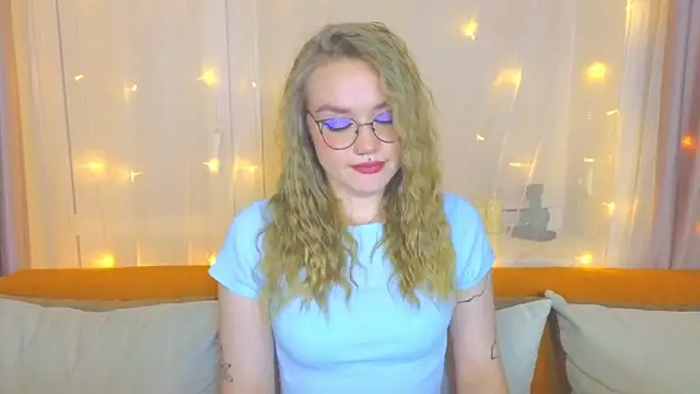 Aurora Golden1 online show from March 21, 6:07 pm