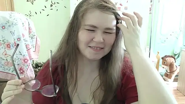 LucyZeph online show from August 5, 9:12 am