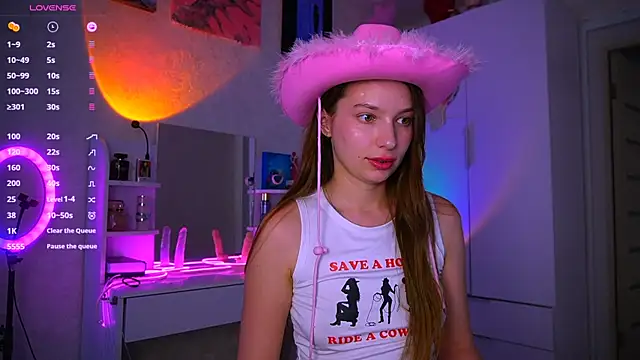 Snapshot of soffy__kisss chatting on May 25, 3:07 pm soffy kisss online show from May 25, 3:07 pm