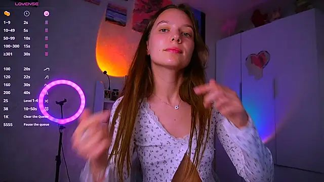 Snapshot of soffy__kisss chatting on June 8, 3:12 pm soffy kisss online show from June 8, 3:12 pm