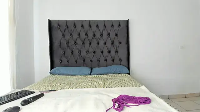 Ass-Queen online show from October 24, 7:38 am