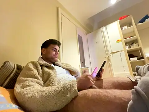 cubalibre02 online show from December 3, 8:29 pm