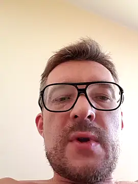 Snapshot of hornyboyopen chatting on December 26, 12:27 pm hornyboyopen online show from December 26, 12:27 pm