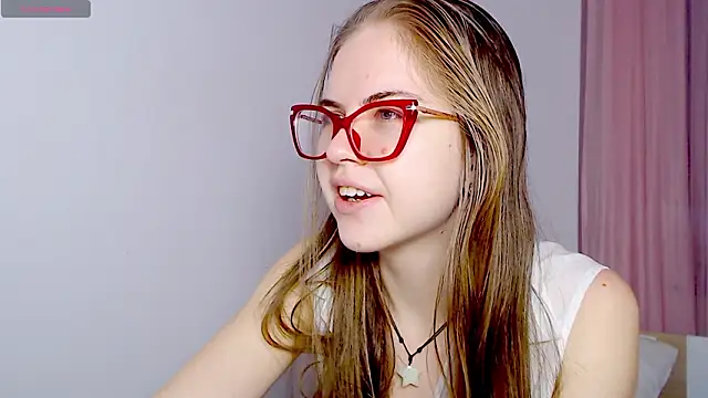 Sarah HS online show from February 15, 3:09 pm