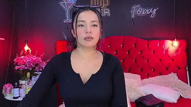 Snapshot of foxxy_nasty chatting on December 3, 8:06 pm foxxy nasty online show from December 3, 8:06 pm