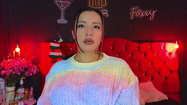 Snapshot of foxxy_nasty chatting on December 18, 7:19 pm foxxy nasty online show from December 18, 7:19 pm