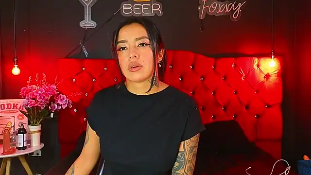 Snapshot of foxxy_nasty chatting on February 10, 9:04 pm foxxy nasty online show from February 10, 9:04 pm