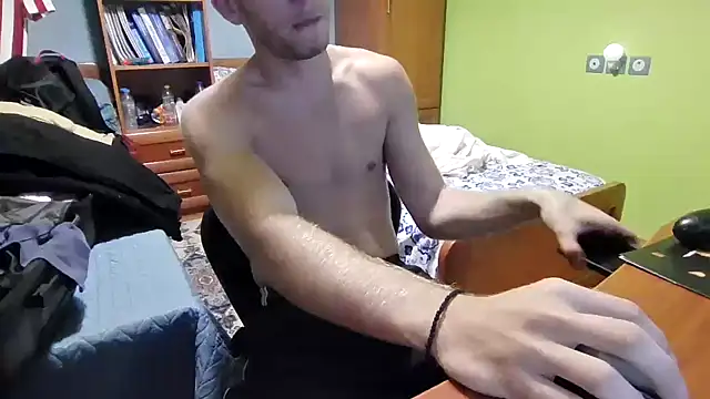 Snapshot of AvarageEuropeGuy chatting on September 24, 7:01 am AvarageEuropeGuy online show from September 24, 7:01 am