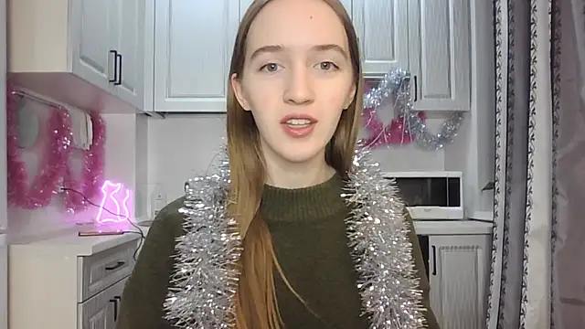 Snapshot of leslie_my_lovee chatting on December 21, 8:10 pm leslie my lovee online show from December 21, 8:10 pm