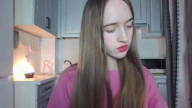 Snapshot of leslie_my_lovee chatting on October 4, 8:40 pm leslie my lovee online show from October 4, 8:40 pm