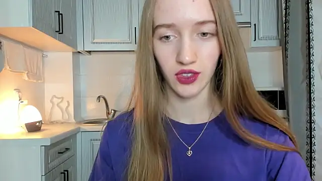 Snapshot of leslie_my_lovee chatting on October 8, 7:00 pm leslie my lovee online show from October 8, 7:00 pm