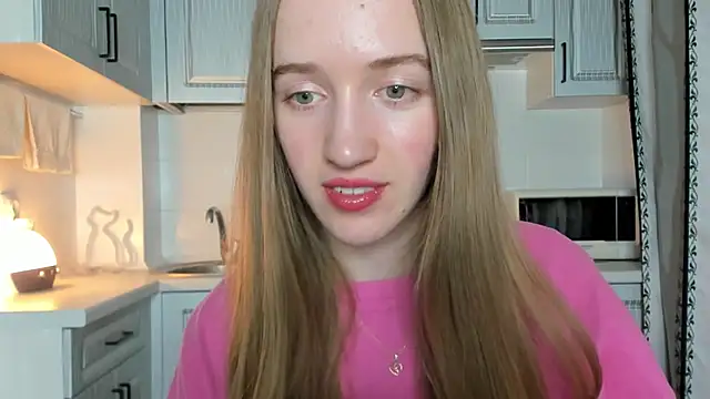 Snapshot of leslie_my_lovee chatting on October 15, 9:26 pm leslie my lovee online show from October 15, 9:26 pm