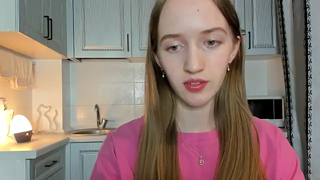 Snapshot of leslie_my_lovee chatting on October 29, 8:32 pm leslie my lovee online show from October 29, 8:32 pm