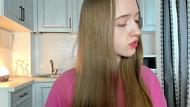 Snapshot of leslie_my_lovee chatting on November 7, 10:15 am leslie my lovee online show from November 7, 10:15 am