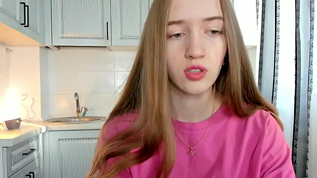 Snapshot of leslie_my_lovee chatting on November 15, 8:00 am leslie my lovee online show from November 15, 8:00 am