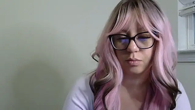 Snapshot of Paisleehaze chatting on March 6, 8:11 am Paisleehaze online show from March 6, 8:11 am