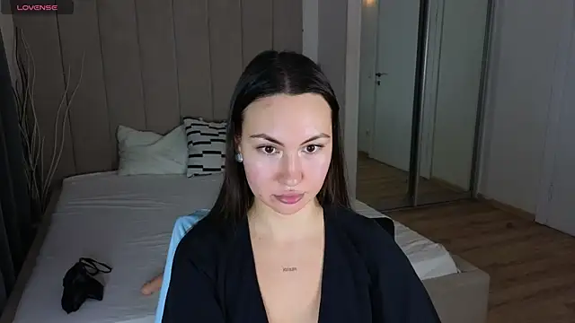 Snapshot of GIGI_BENNET chatting on December 6, 5:11 pm GIGI BENNET online show from December 6, 5:11 pm