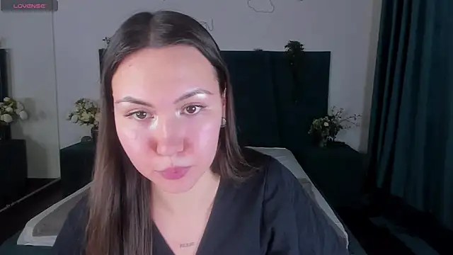 Snapshot of GIGI_BENNET chatting on December 11, 6:52 pm GIGI BENNET online show from December 11, 6:52 pm
