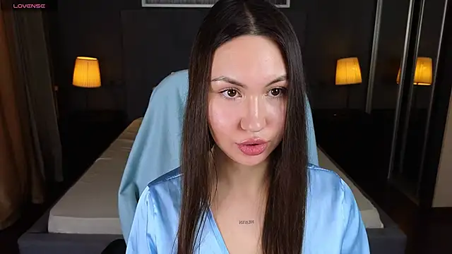 Snapshot of GIGI_BENNET chatting on February 17, 5:25 am GIGI BENNET online show from February 17, 5:25 am