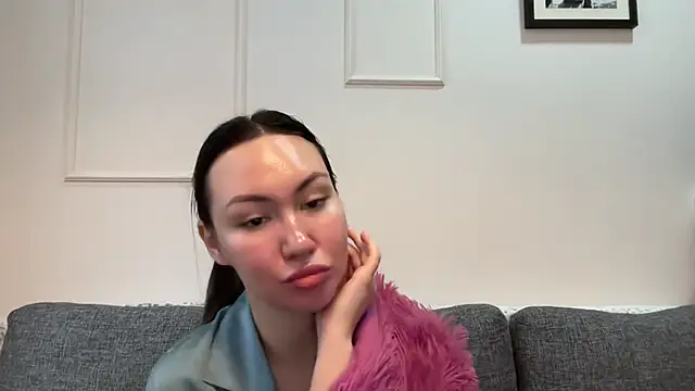 Snapshot of GIGI_BENNET chatting on March 16, 8:10 am GIGI BENNET online show from March 16, 8:10 am