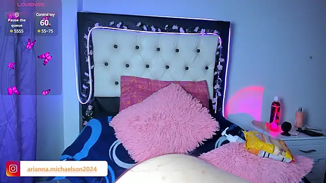 AriannaMichaelson online show from December 6, 3:30 am