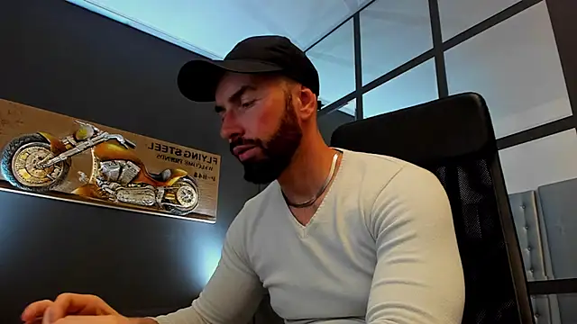 Snapshot of AronGrant chatting on May 18, 9:59 am AronGrant online show from May 18, 9:59 am