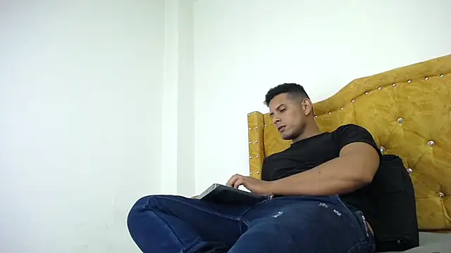 Chris Dick23 online show from May 2, 6:51 am